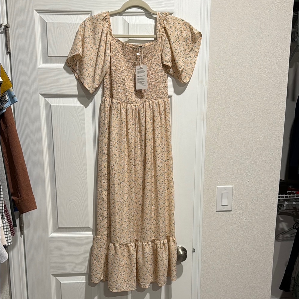 Floral midi dress new with tags